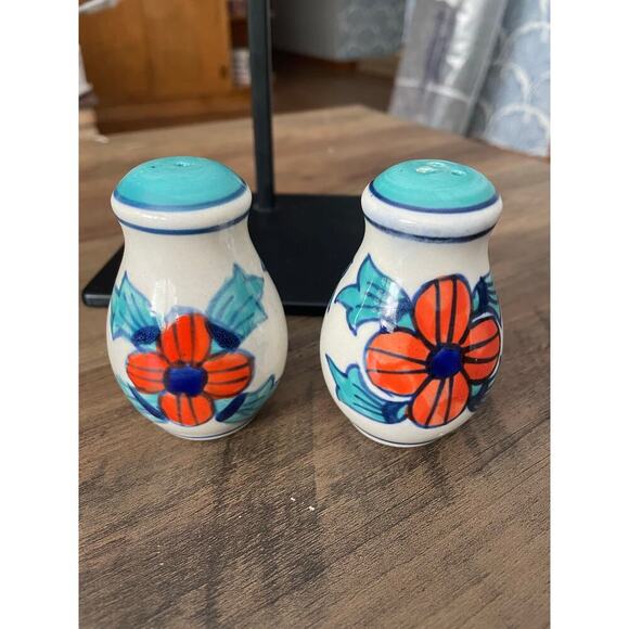 6/$25 Festive Turquoise and Orange Salt & Pepper Shakers - Picture 1 of 5